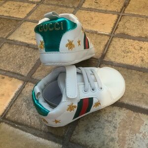 Soft bottom baby shoes, size 1 or size 2